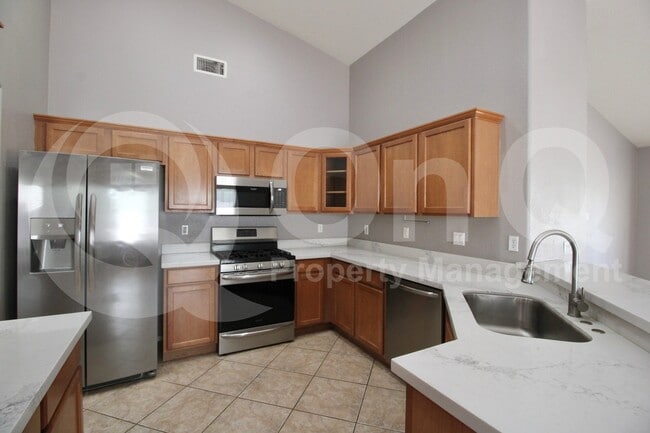 Building Photo - 1139 E Morgan Ct