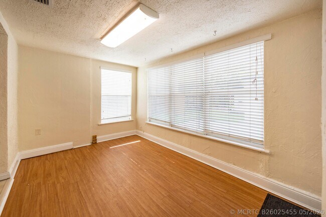 Foto del edificio - 412 SE 17th St