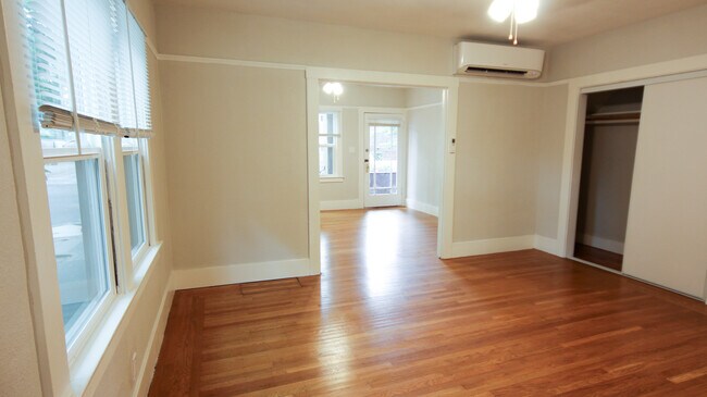 Foto del edificio - 2724 H St