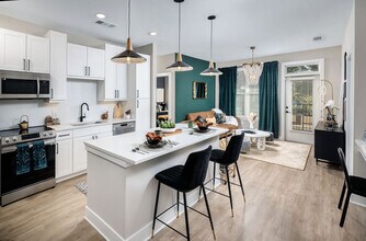 Broadstone 2Thirty apartments — community photo - Broadstone 2Thirty