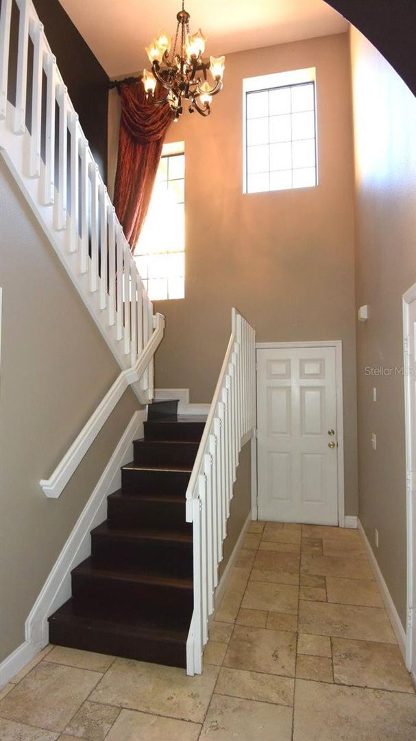 Foto del edificio - Beautifully upgraded townhome with one car attached garage  located in the gated Tullamore of Mea...