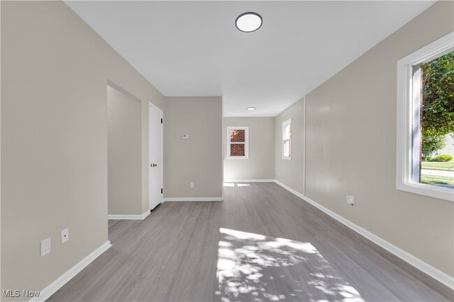 Building Photo - 1152 Elmwood Rd