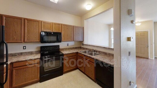 Foto del edificio - 8181 Snow Bowl Heights