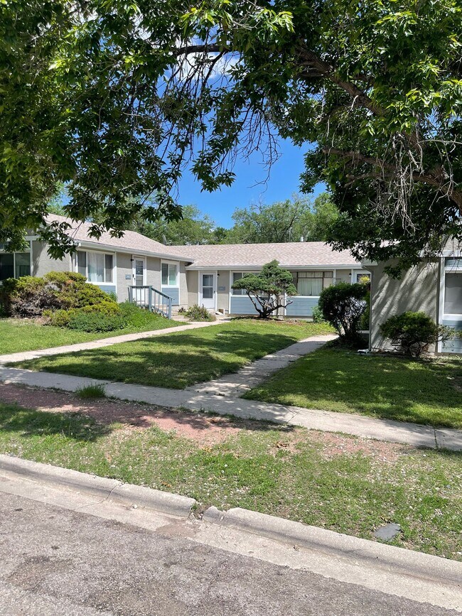 Building Photo - 475 Glen View Ct