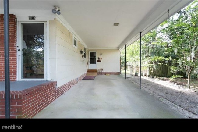 Building Photo - 3 br, 2 bath House - 2105 East 60th Street