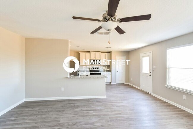 Foto del edificio - 3 Bedroom Pet-Friendly Home in San Antonio, TX with Main Street Renewal