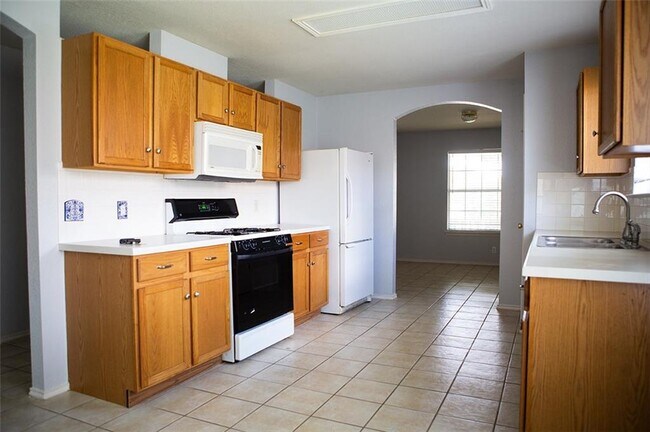 Building Photo - 1810 Carriage Hills Trail