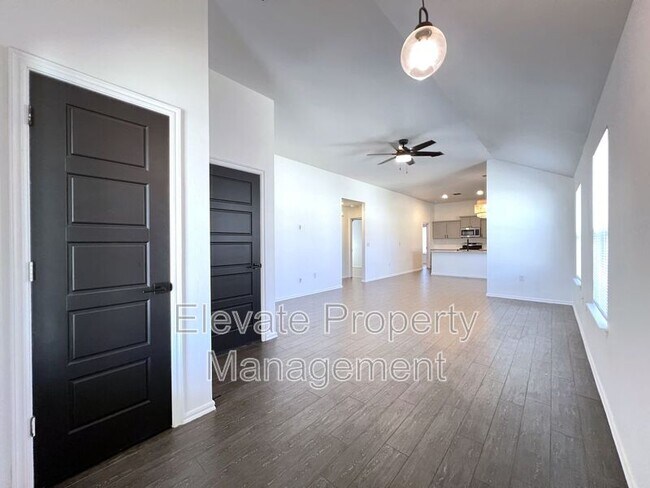 Building Photo - 4613 Crystal Hill Dr