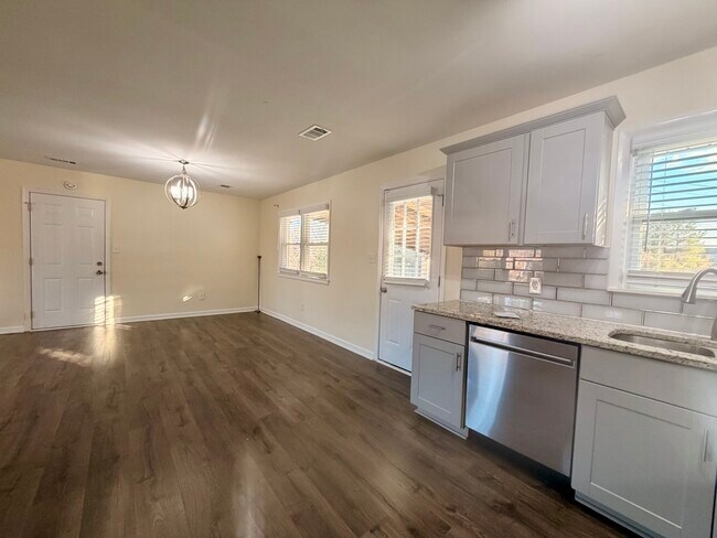 Foto del edificio - 101 Holly Rd