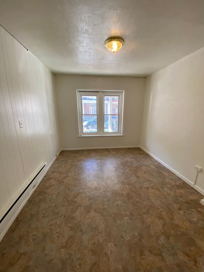 Building Photo - 621 Park Street