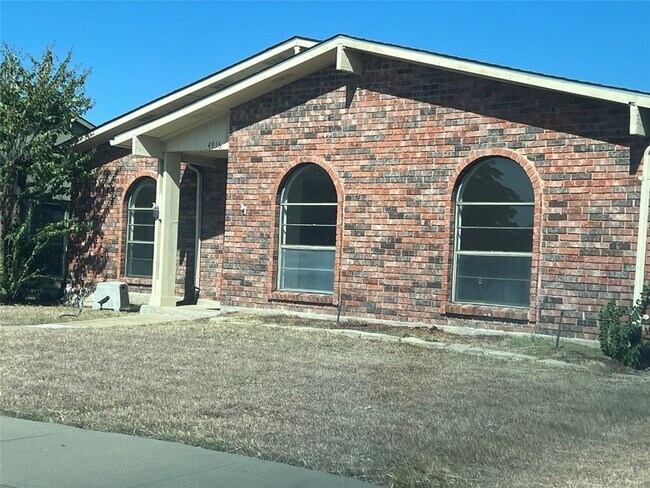 Foto del edificio - 4916 N Colony Blvd