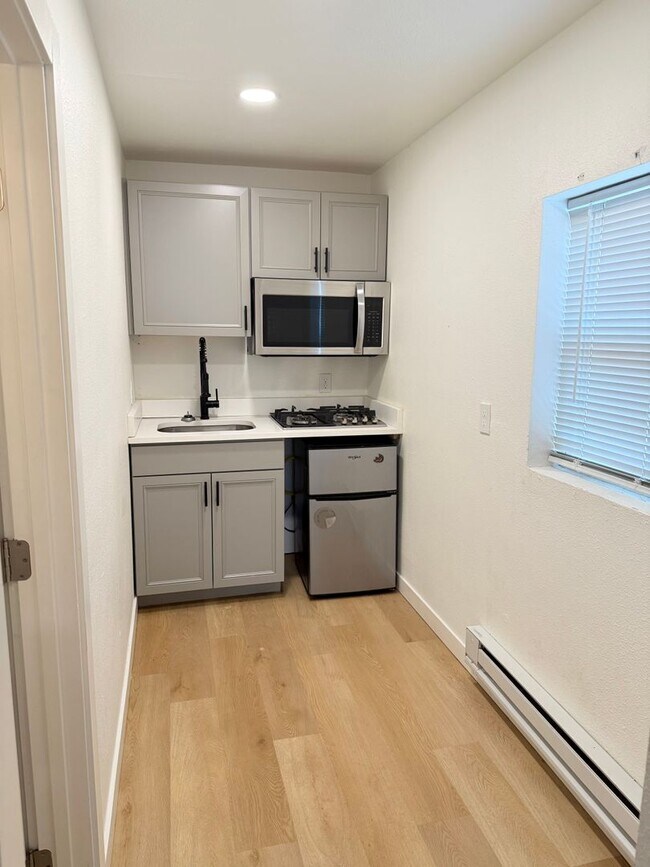 Foto del edificio - 2422 W Vermijo Ave