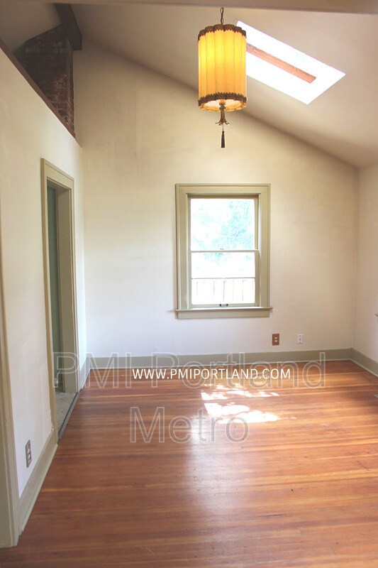 Building Photo - 7224 SW 33rd Ave
