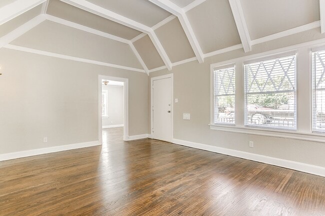 Building Photo - 3257 Greene Ave