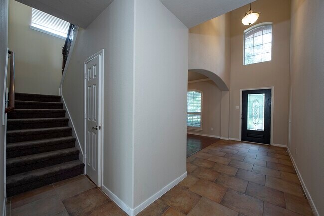 Building Photo - 46 N Planchard Cir