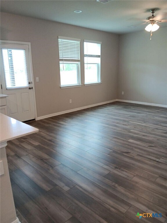 Foto del edificio - 6230 Marsh Ln