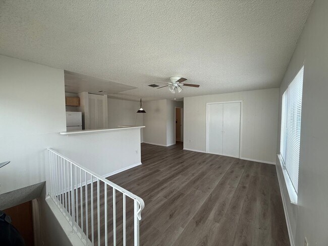 Building Photo - 1101 Spring Meadow Dr