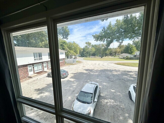 Foto del edificio - 625 Bryan Ave