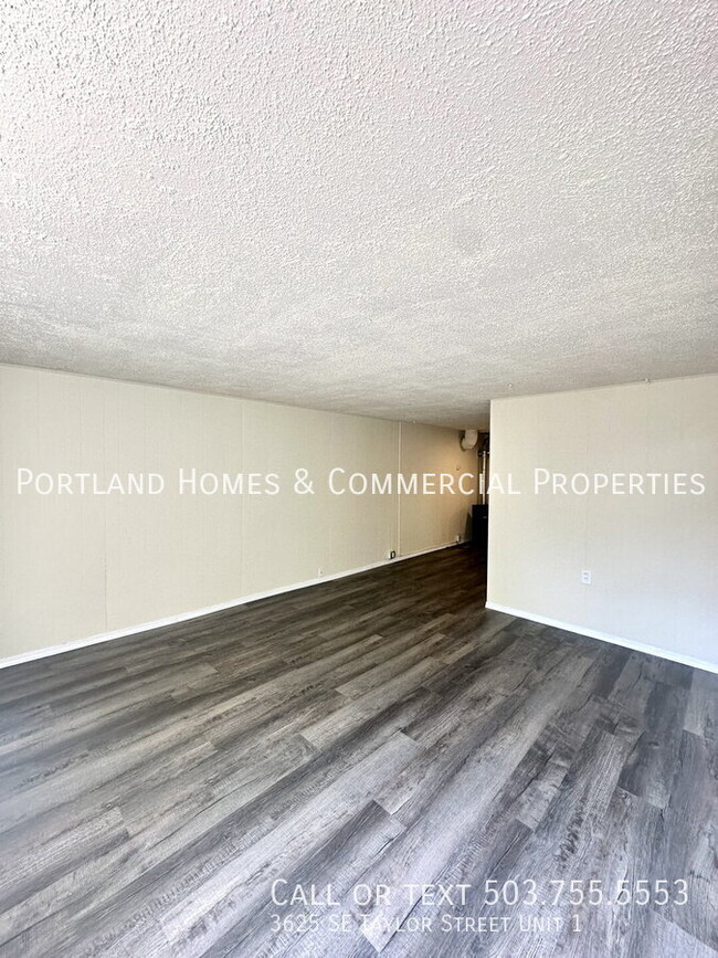 Building Photo - 3625 SE Taylor St