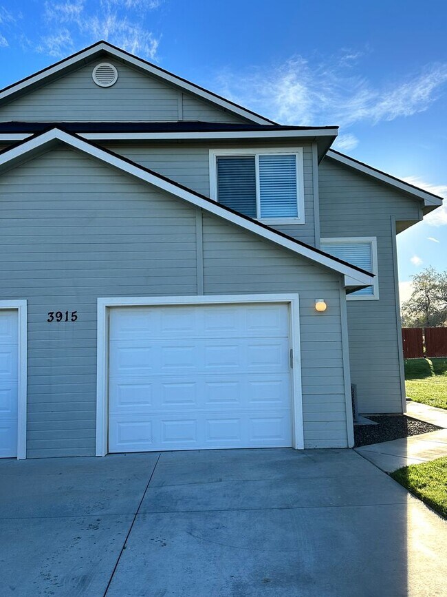 Foto del edificio - 3915 Washington Ave