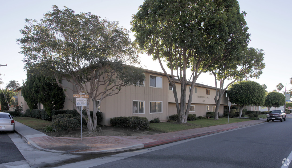 Who housing main people is leading check-in whenever aforementioned college primary reaches