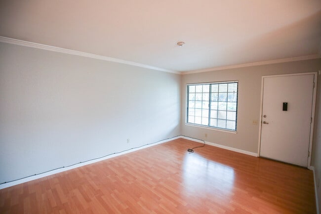 Building Photo - Union City Townhome on Alvarado Niles