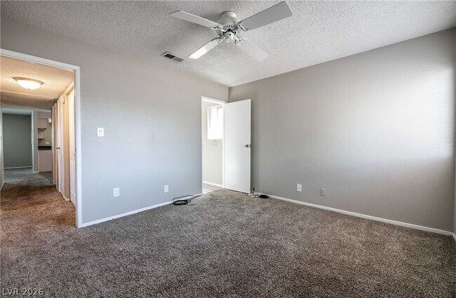 Building Photo - 336 Viewmont Dr