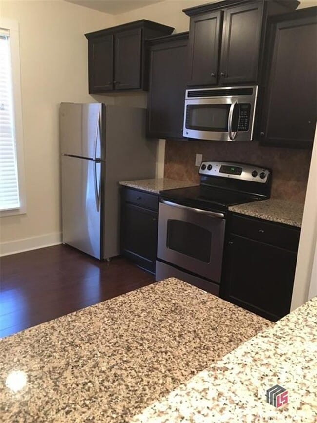 Building Photo - 365 Wilde Oak Pl