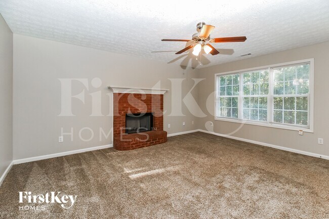Building Photo - 230 Trelawney Dr