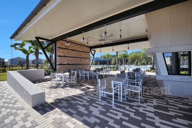 Building Photo - 13968 Molina Dr