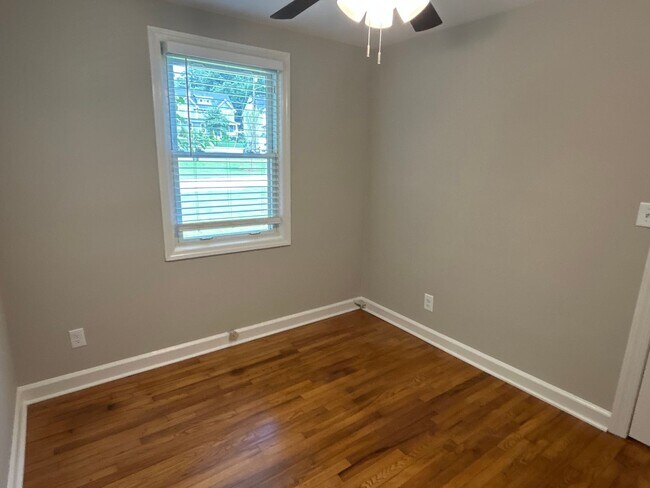 Foto del edificio - 3 Bedroom | 2 Bath Raleigh Home Inside the...
