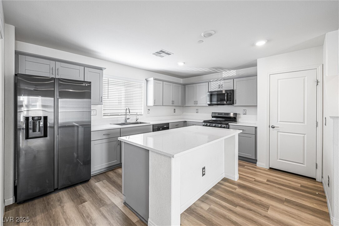 Foto principal - 3719 Enchanted Sky St