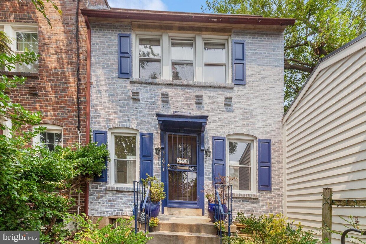 Primary Photo - 3509 S St NW