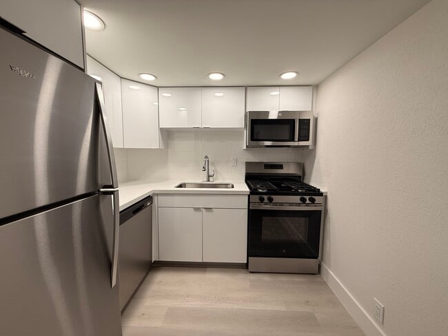 Photo - Deerfield East Apartments