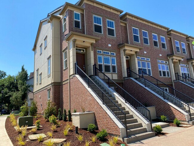 Foto del edificio - Beautiful brownstone in the heart of Ville...