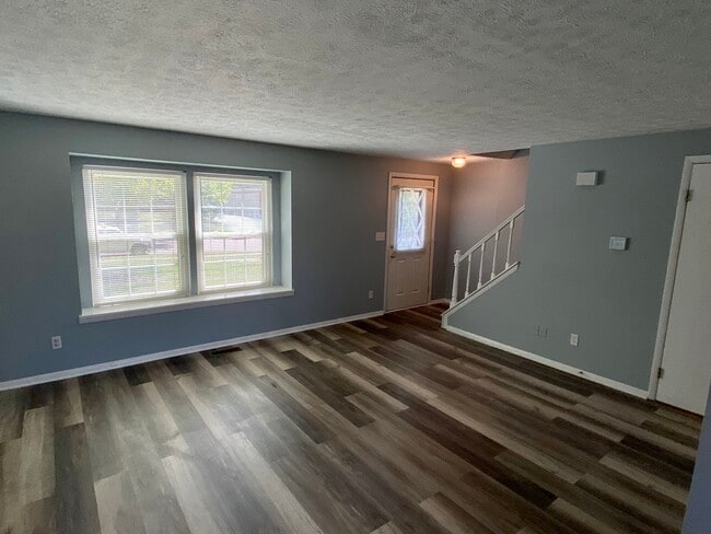 Building Photo - 83 Marco Ln