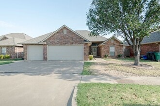 Building Photo - 612 SW 160th St