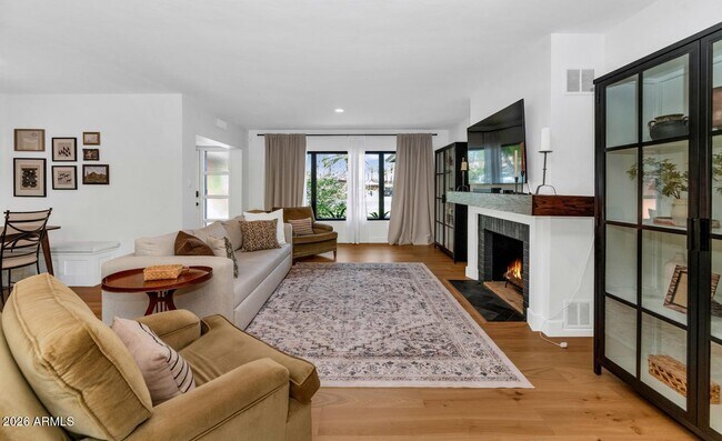 Foto del edificio - 103 W Palmcroft Dr