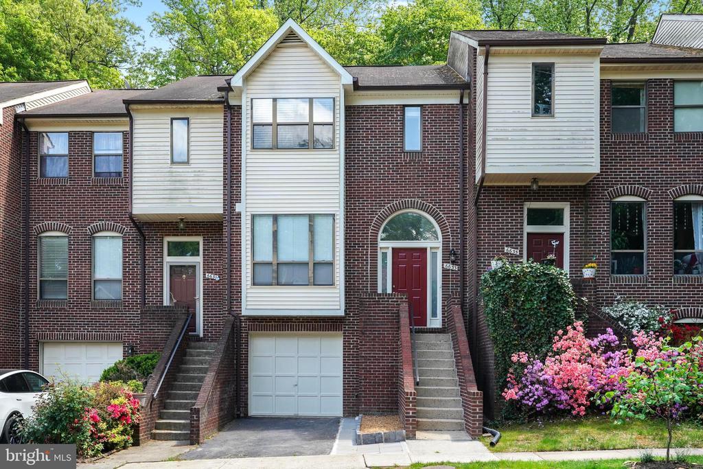 Foto principal - 6633 Westbury Oaks Ct
