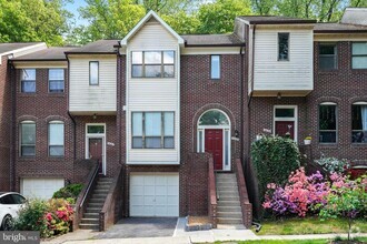Building Photo - 6633 Westbury Oaks Ct