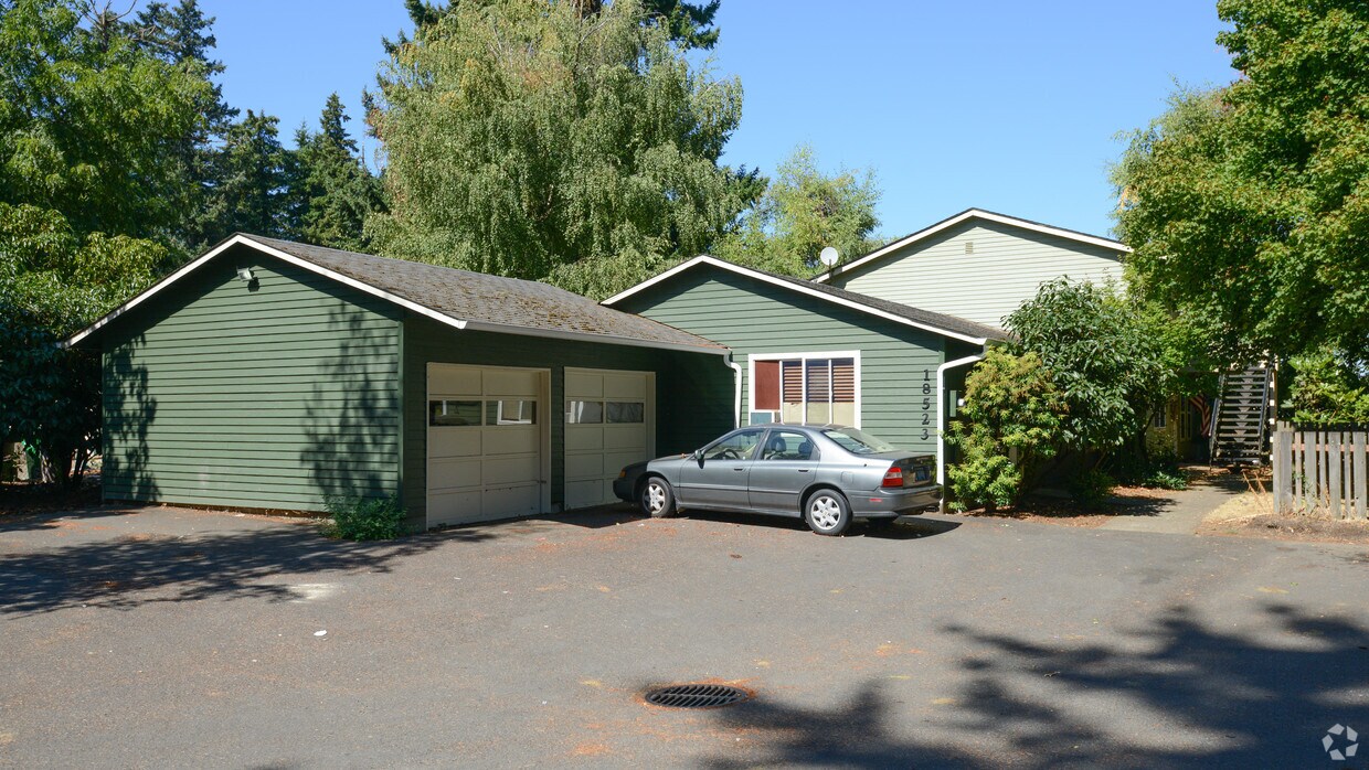 1852318535 SE Yamhill St, Portland, OR 97233 Apartments in Portland