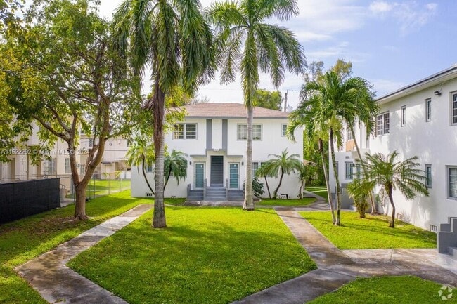 Foto del edificio - 944 SW 2nd St