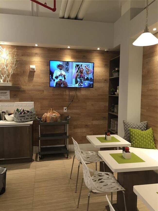 Foto del edificio - 10275 Collins Ave