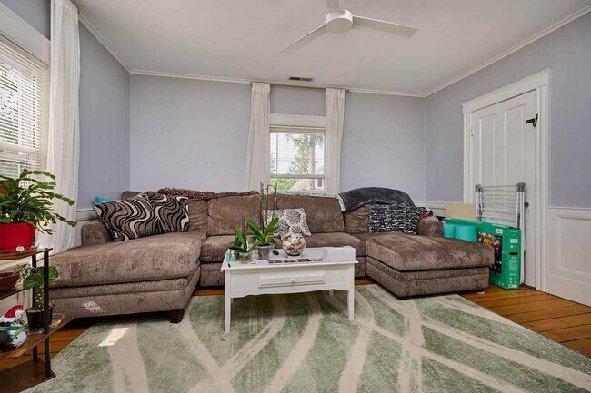 Foto del edificio - 46 Garfield Ave