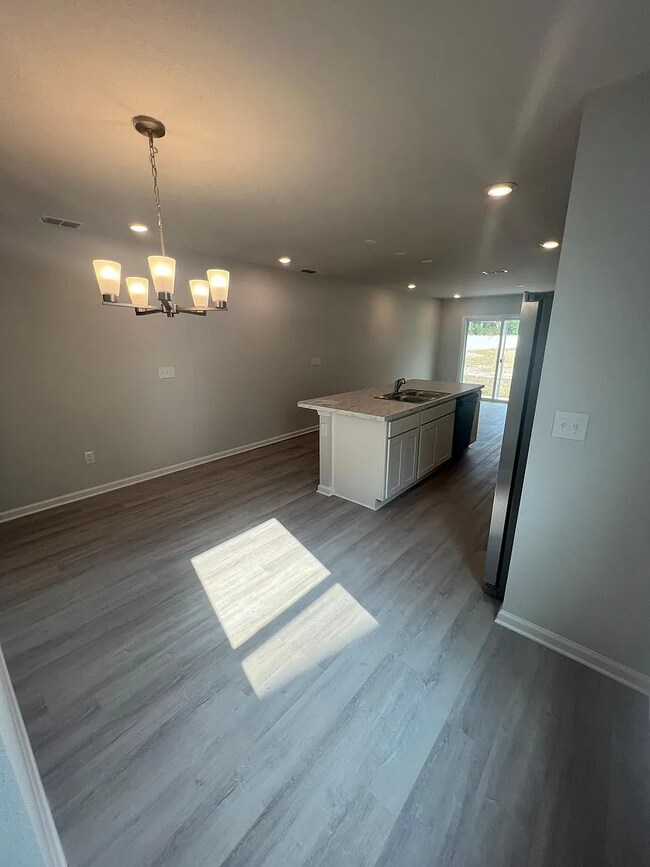 Foto del edificio - 840 Hartshill Pl