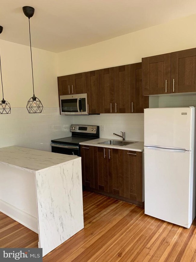 Building Photo - 29 Wiggins St