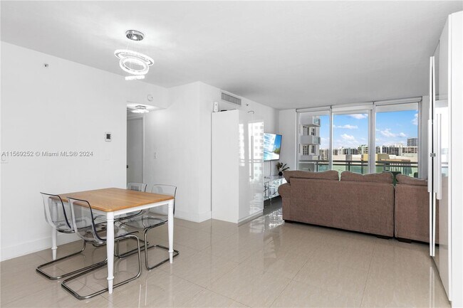 Foto del edificio - 3001 S Ocean Dr
