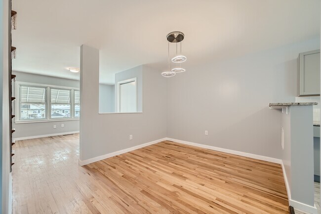 Foto del edificio - 3633 Clarenell Rd