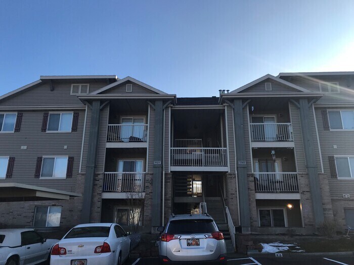 Foto principal - 3365 E Ridge Loop W