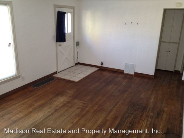 Building Photo - 3 br, 1 bath House - 4904 N. Elgin St.